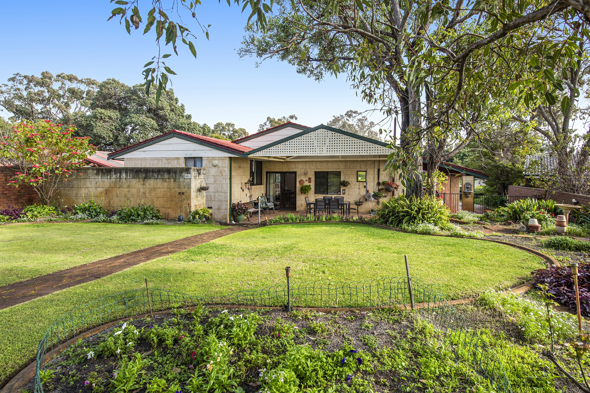 101 Regency Drive, THORNLIE