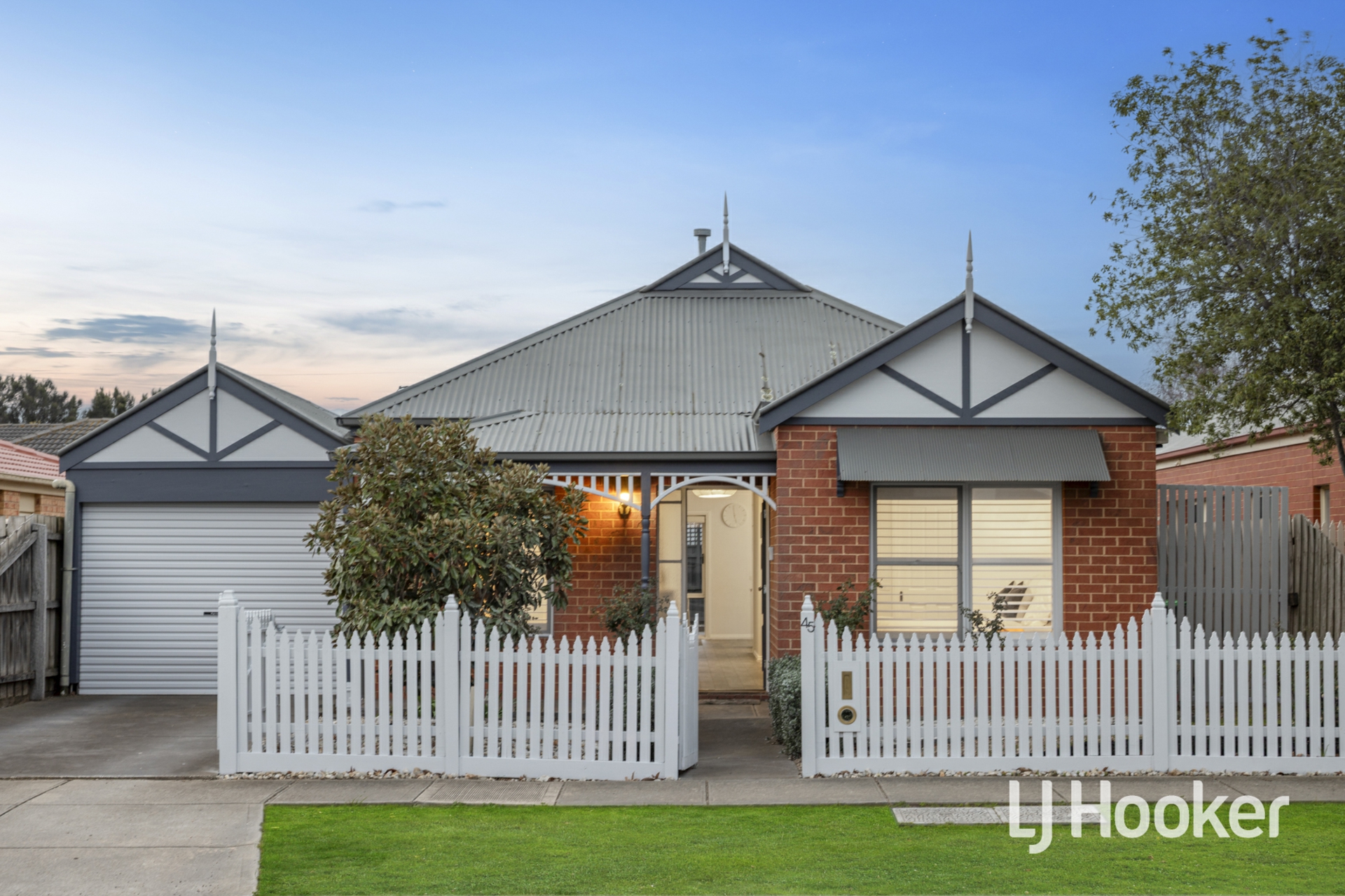 45 Lancaster Drive, POINT COOK