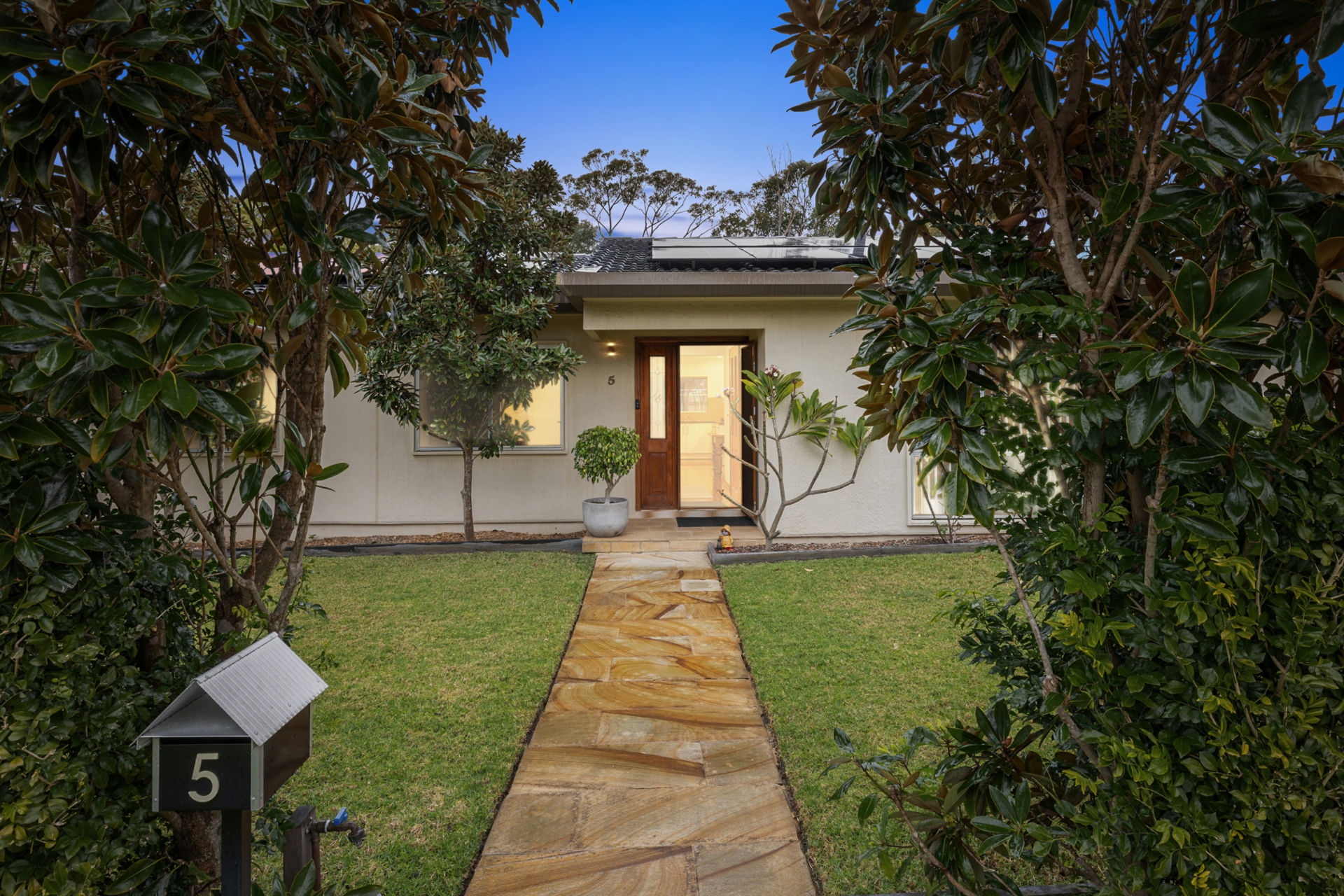 5 Minmai Road, Mona Vale