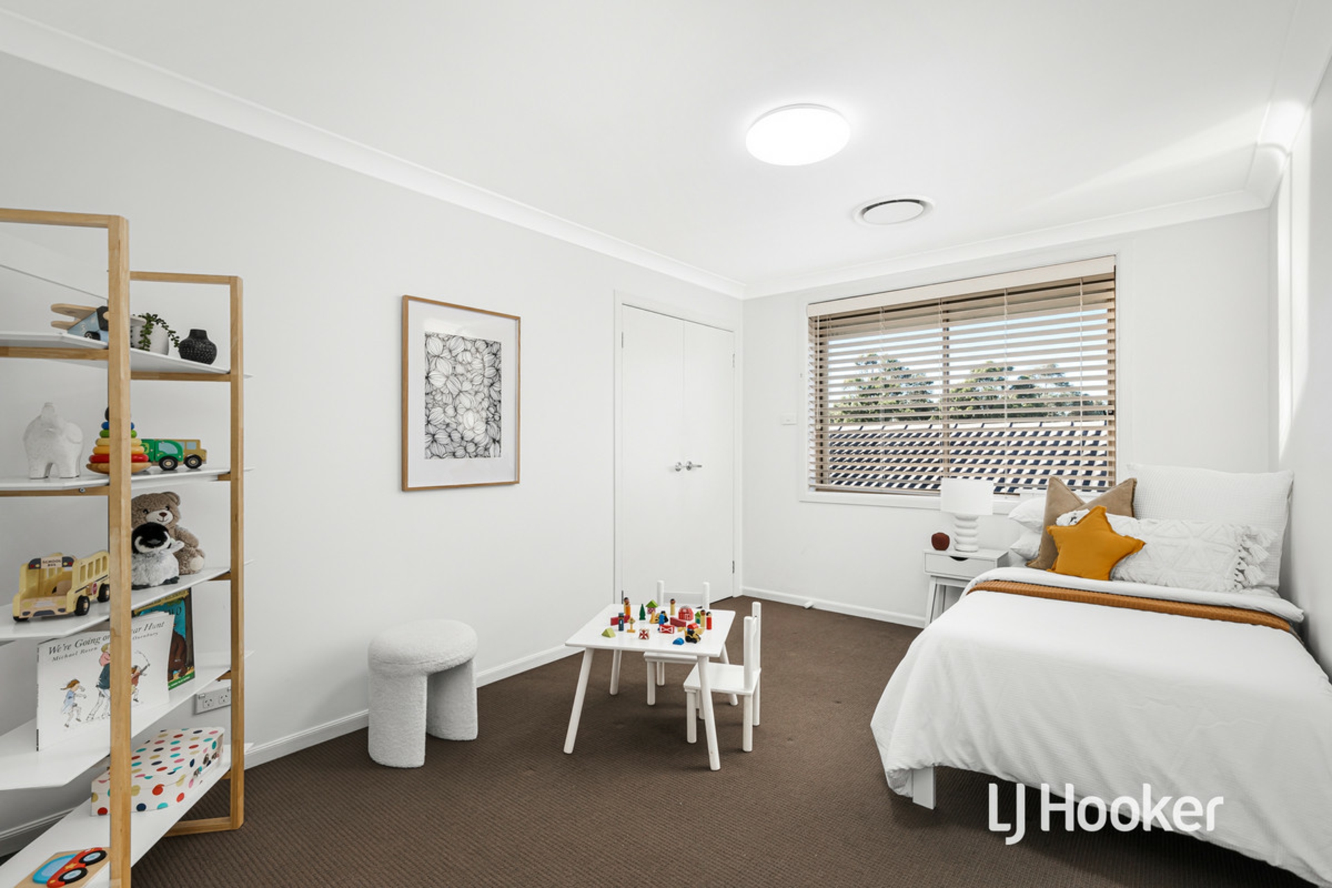 10 Hartfield Street, STANHOPE GARDENS