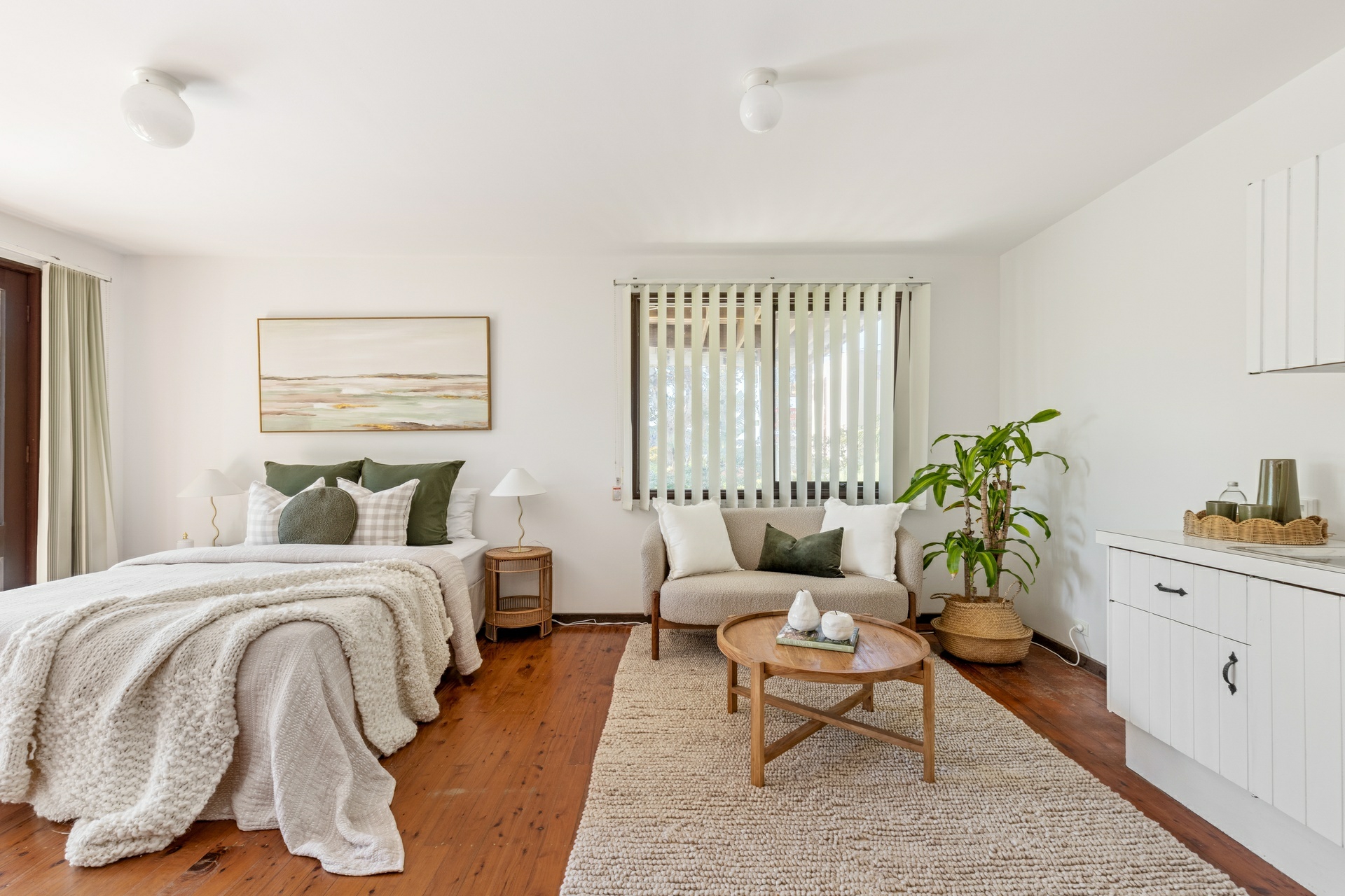 39 Calvert Parade, Newport