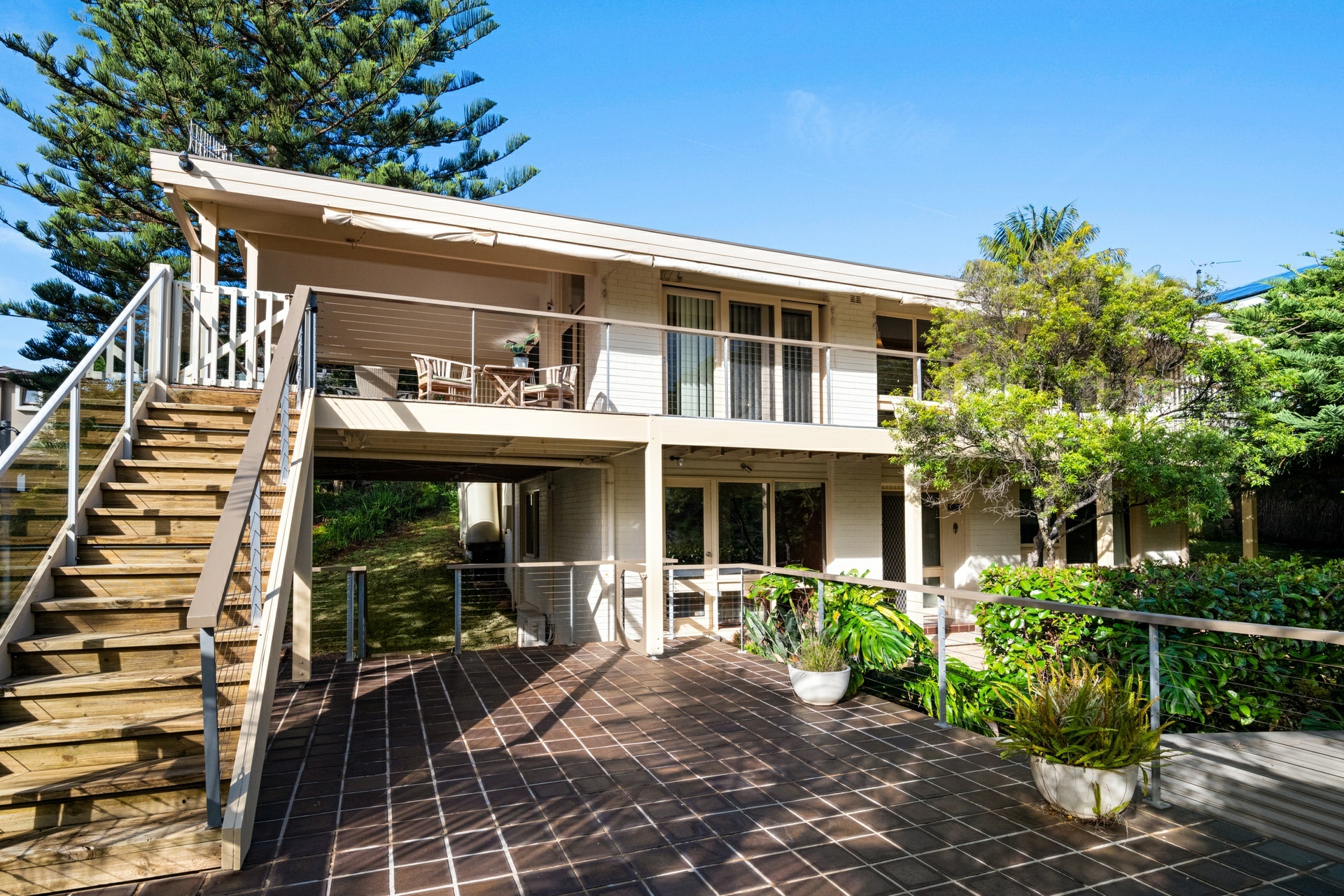 39 Calvert Parade, Newport