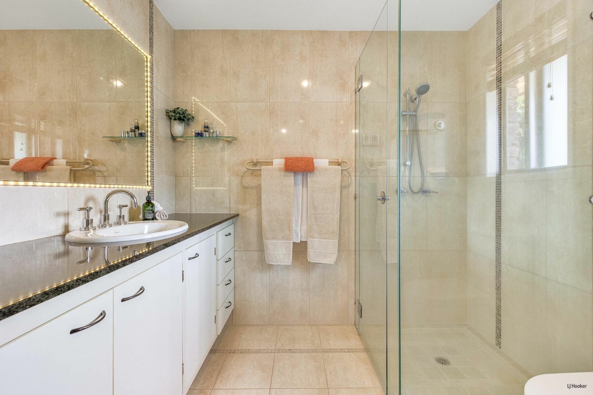 22 Widgee Avenue, Banora Point