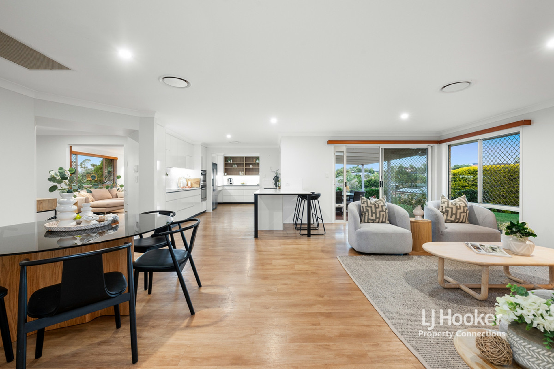 9 Diana Court, EATONS HILL