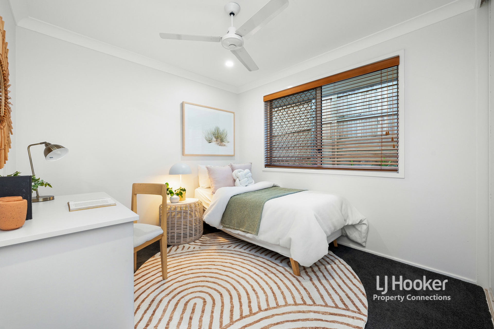 9 Diana Court, EATONS HILL