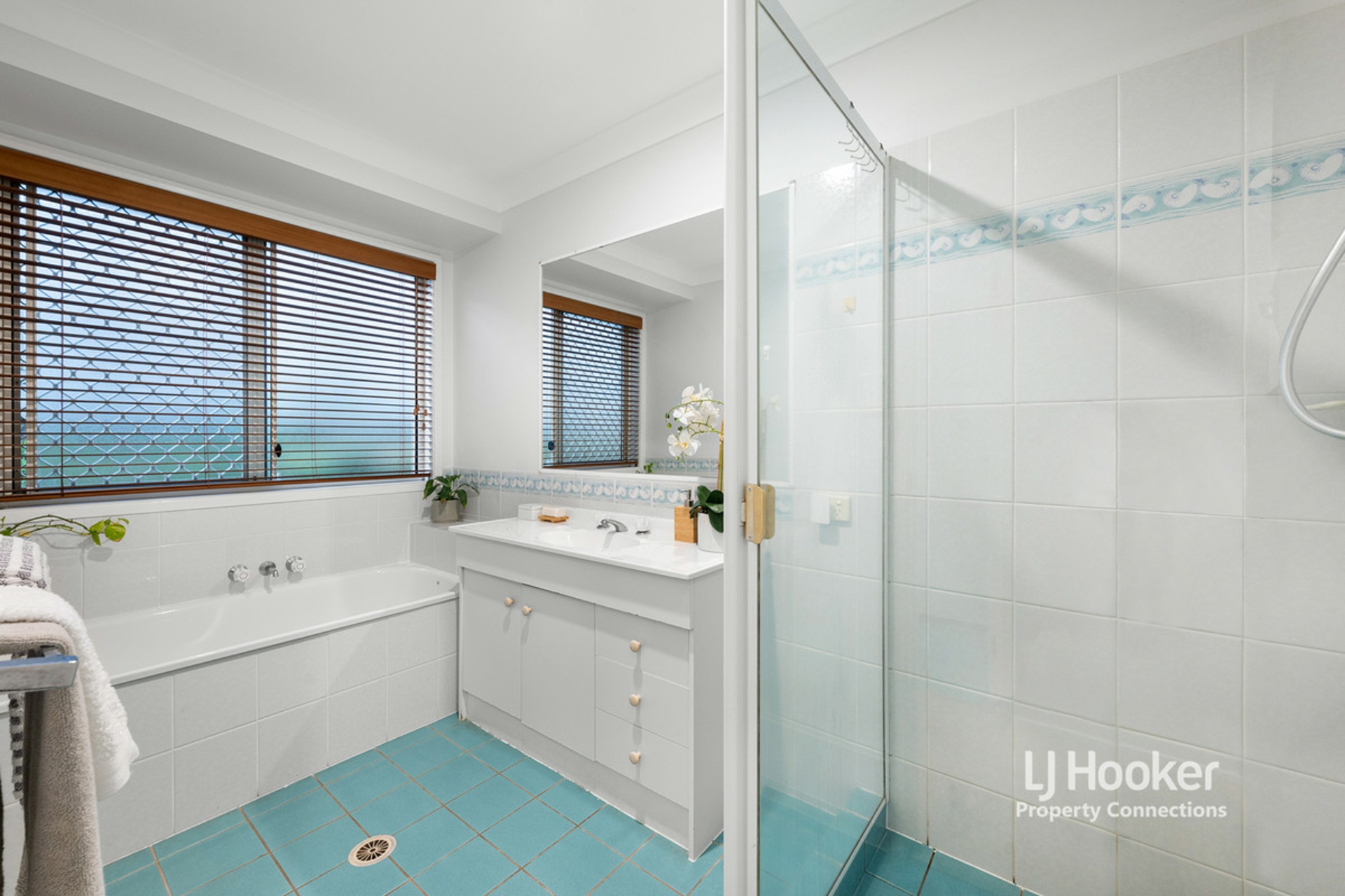 9 Diana Court, EATONS HILL