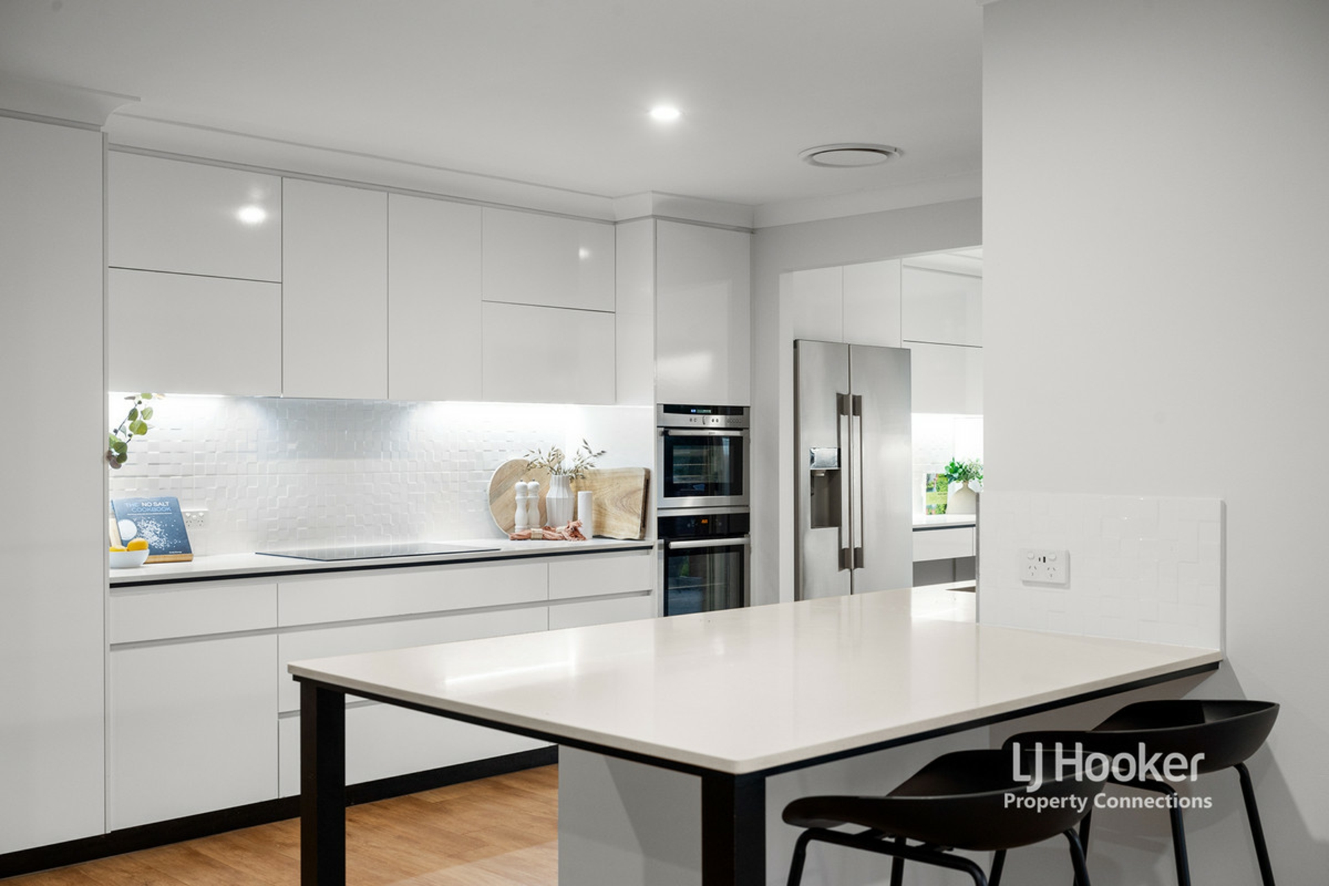 9 Diana Court, EATONS HILL