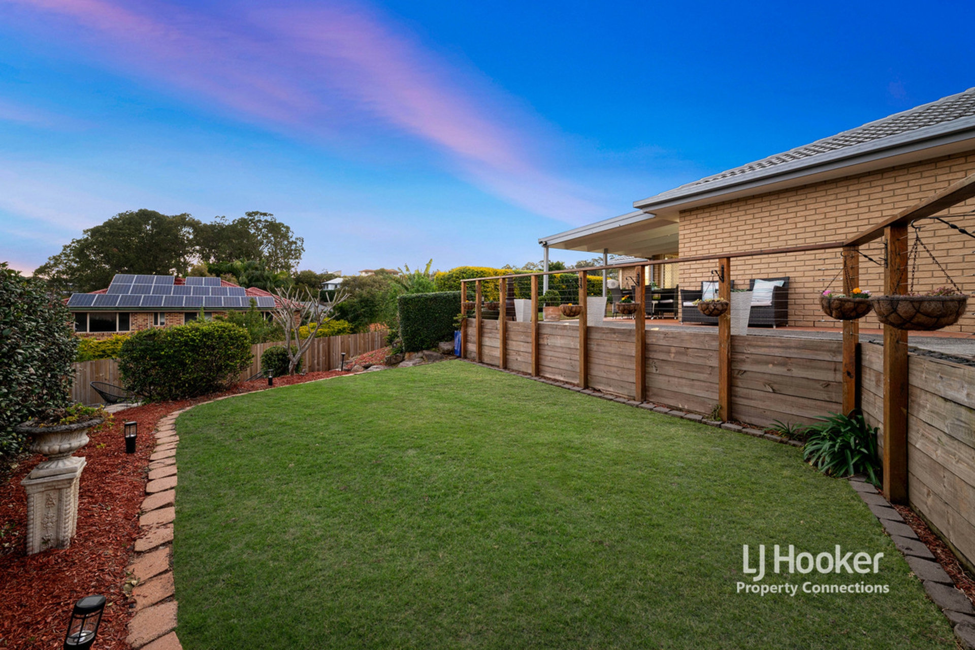 9 Diana Court, EATONS HILL