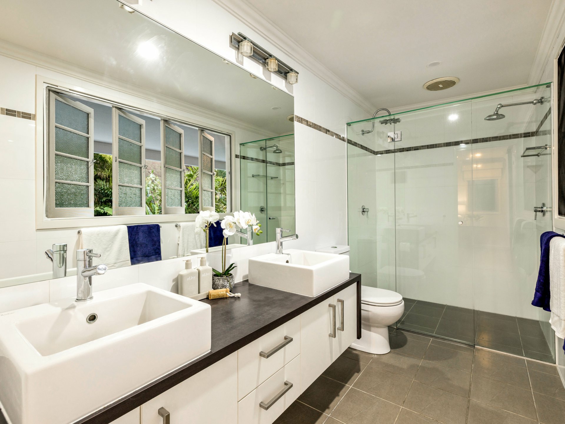140 Greenslopes Street, EDGE HILL