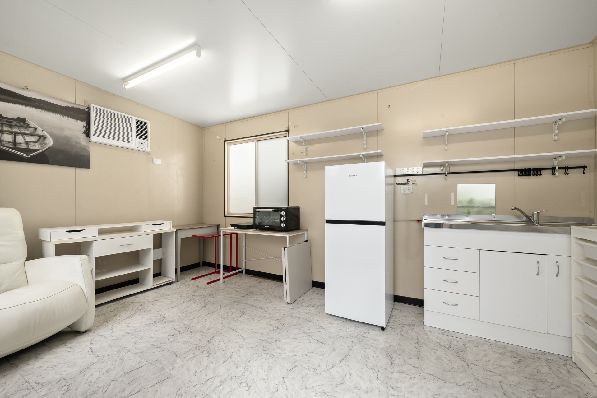 10/1246 Federal Highway, SUTTON